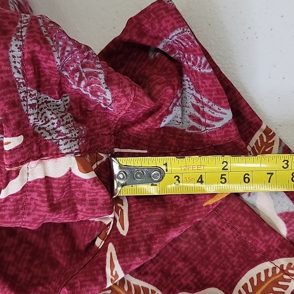 Patagonia Hawaiian print shorts - Picture 7 of 11